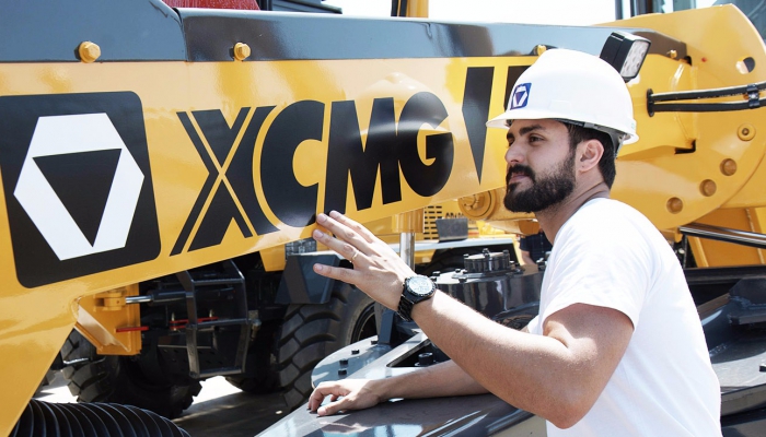 品質(zhì)，為你<br>行穩(wěn)致遠(yuǎn)，精益求精